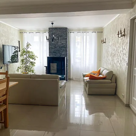 La Rose Du Chateau Lourdes