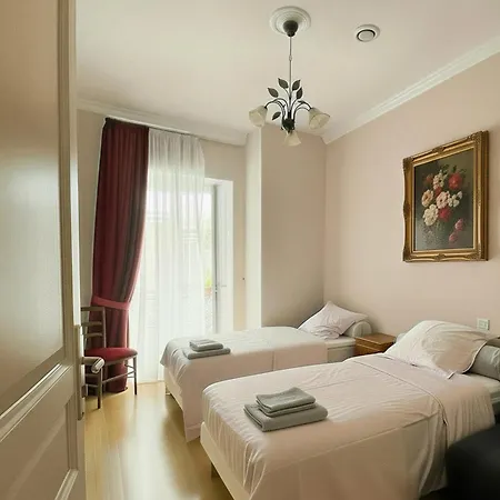 Maison d'hôtes La Rose Du Château Lourdes
