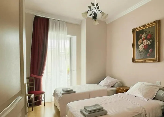 Pensjonat La Rose Du Chateau Lourdes