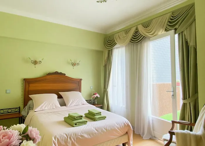 La Rose Du Chateau Pensión Lourdes