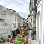 招待所 La Rose Du Chateau 3*