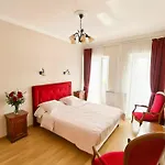 La Rose Du Chateau 招待所 3*